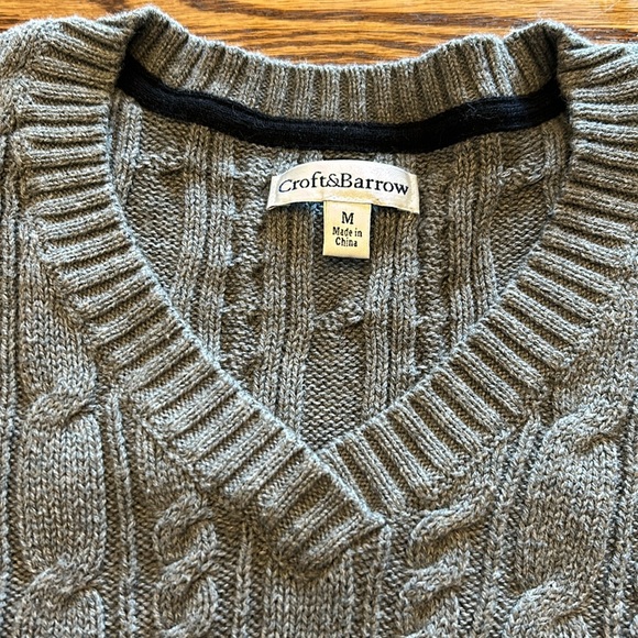 Croft & Barrow Grey Sweater - Picture 2 of 3
